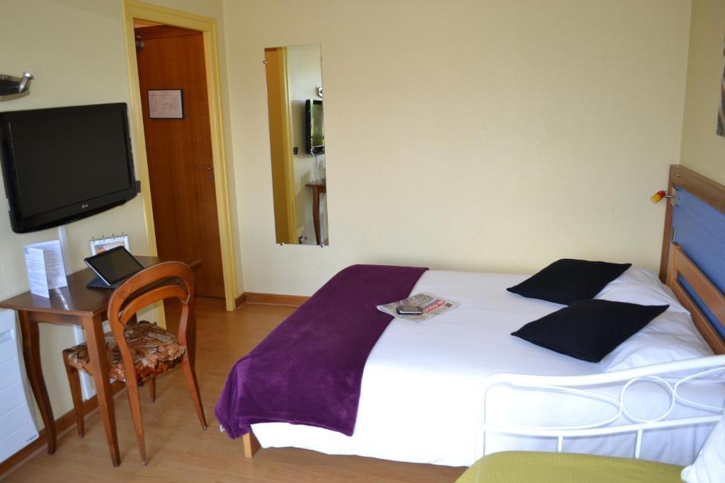 Hotel Restaurant Davat Brison-Saint-Innocent Quarto foto