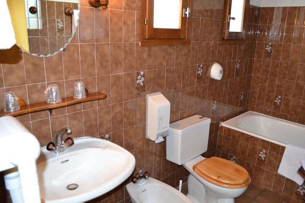 Hotel Restaurant Davat Brison-Saint-Innocent Quarto foto